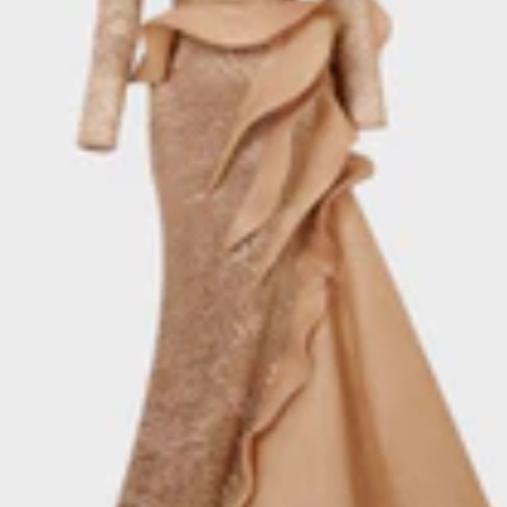 MNM/ FOUAD SARKIS Beautiful evening gown